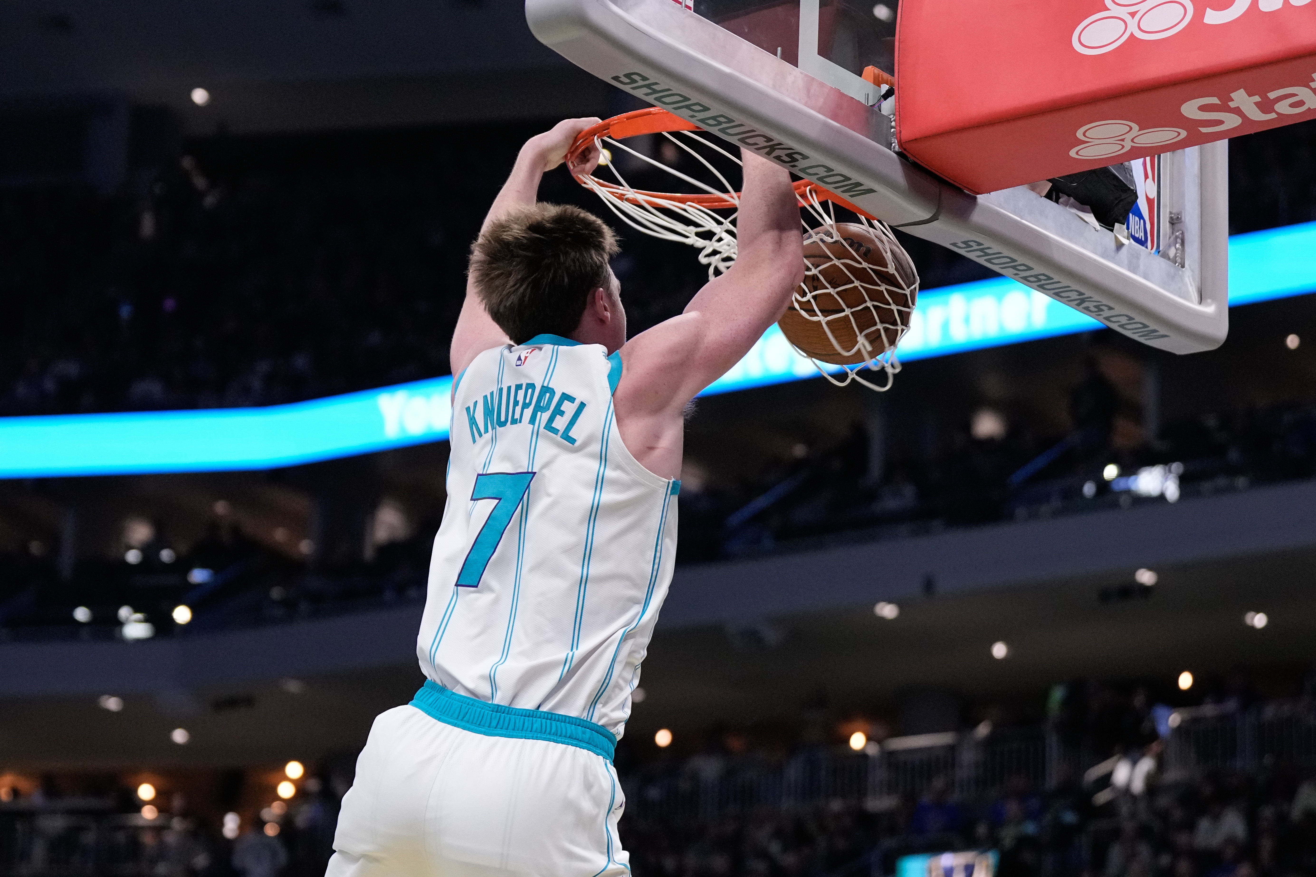 NBA彩经：太阳击退湖人 快船不敌火箭 马刺负雷霆 独行侠力拼掘金